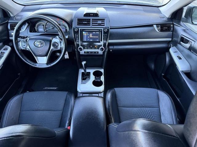 Photo of 2013 Super White Toyota Camry