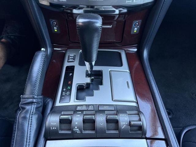 Photo of 2013 Black Onyx Lexus LX 570