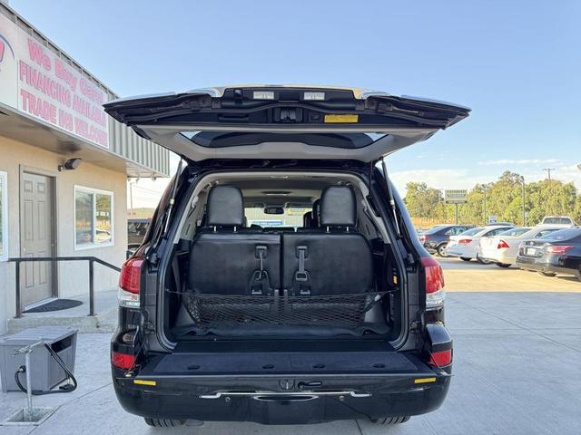 Photo of 2013 Black Onyx Lexus LX 570