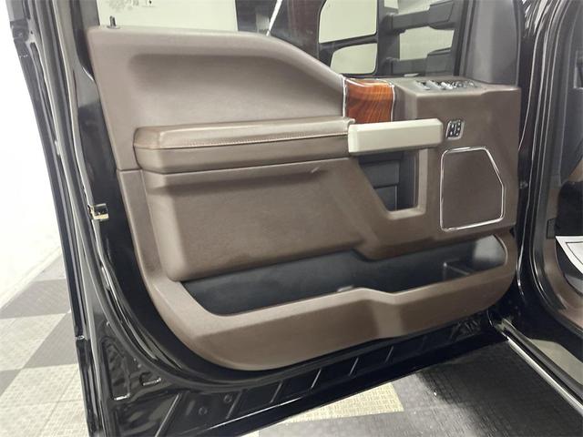 Photo of 2022 Agate Black Metallic Ford F-250