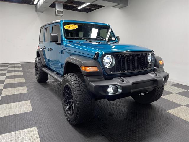 Photo of 2024 Pearlcoat Jeep Wrangler