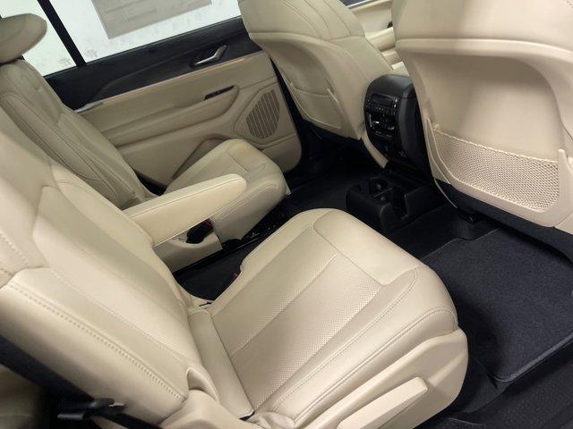 Photo of 2025 Bright White Clearcoat Jeep Grand Cherokee L