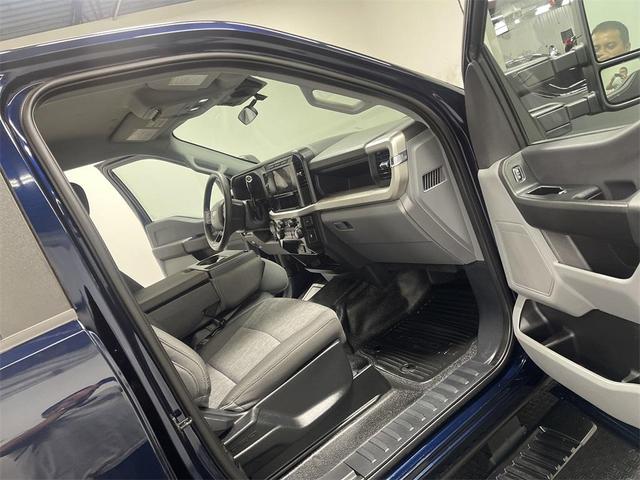 Photo of 2024 Antimatter Blue Metallic Ford F-250