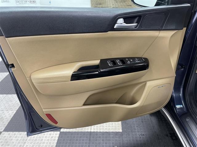 Photo of 2017 Pacific Blue Kia Sportage