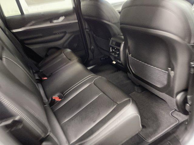 Photo of 2025 Bright White Clearcoat Jeep Grand Cherokee