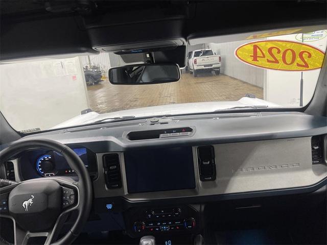 Photo of 2024 Oxford White Ford Bronco