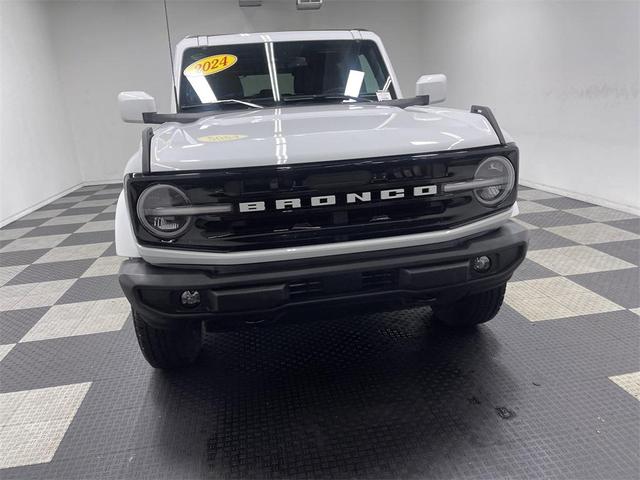 Photo of 2024 Oxford White Ford Bronco