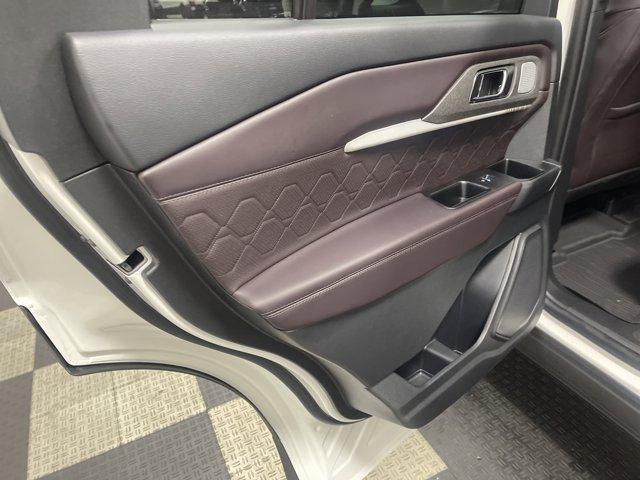 Photo of 2025 White Ford Explorer