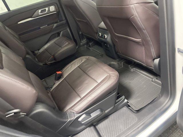 Photo of 2025 White Ford Explorer