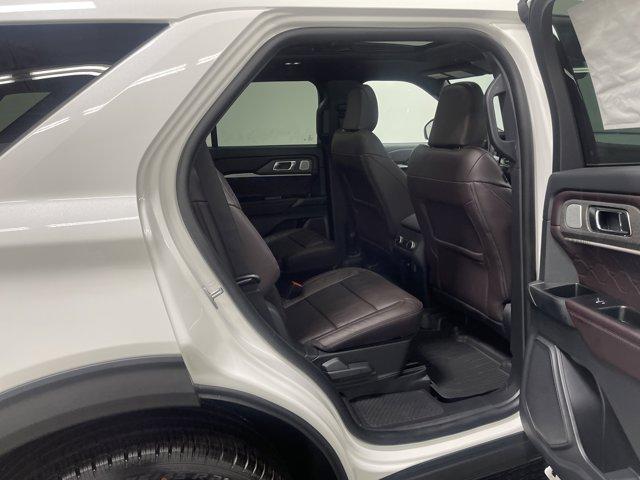 Photo of 2025 White Ford Explorer