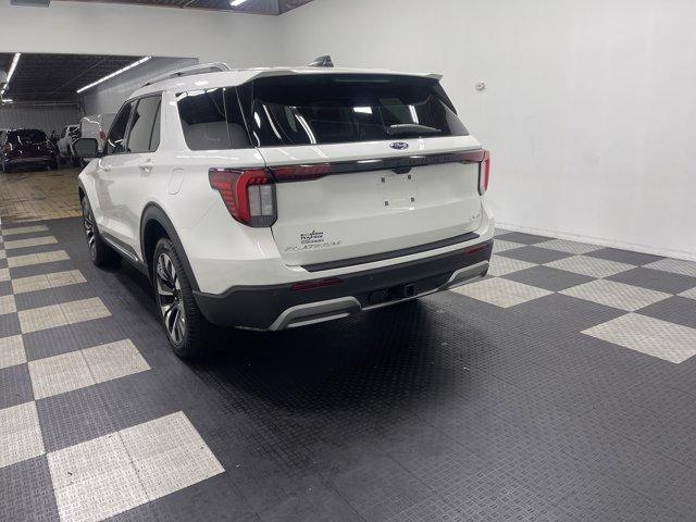 Photo of 2025 White Ford Explorer