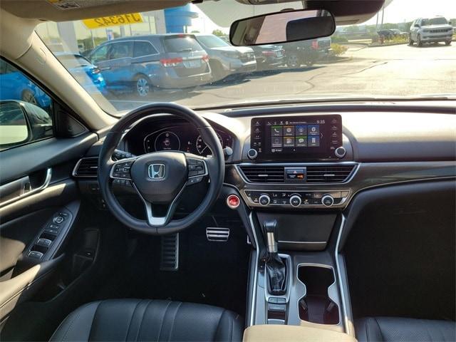 Photo of 2021 Platinum White Pearl Honda Accord