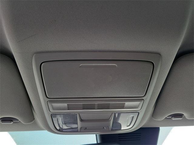 Photo of 2021 Platinum White Pearl Honda Accord