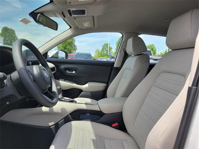 Photo of 2025 Platinum White Pearl Honda HR-V