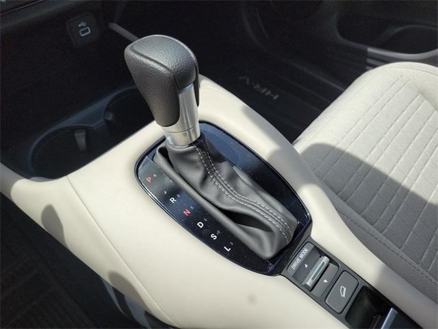 Photo of 2025 Platinum White Pearl Honda HR-V