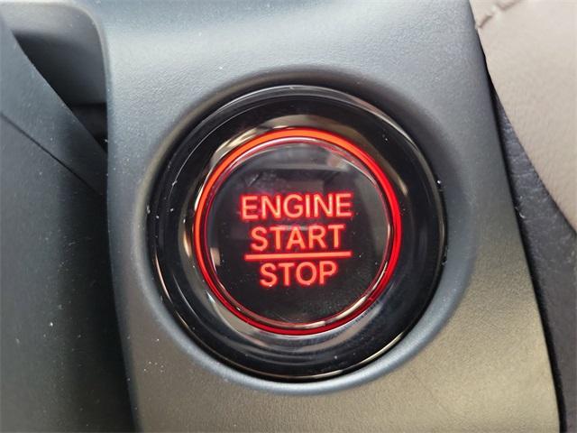 Photo of 2025 Platinum White Pearl Honda HR-V