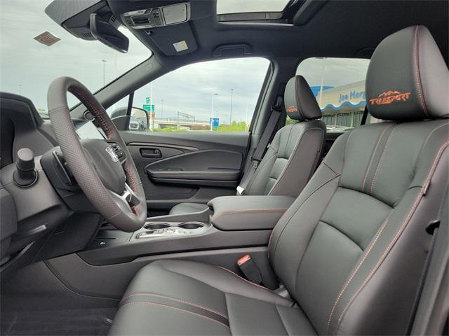 Photo of 2025 Crystal Black Pearl Honda Ridgeline