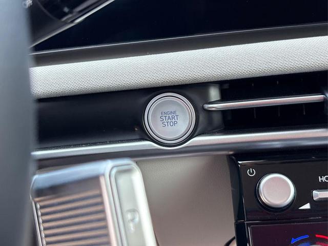 Photo of 2025 Hampton Gray Hyundai TUCSON