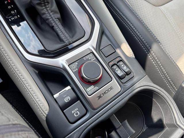 Photo of 2022 Crystal White Pearl Subaru Forester