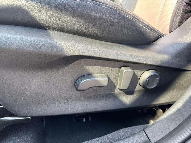 Photo of 2022 Crystal White Pearl Subaru Forester