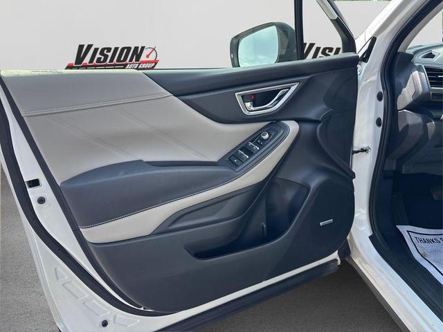 Photo of 2022 Crystal White Pearl Subaru Forester