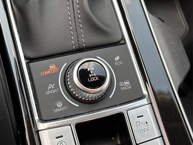 Photo of 2020 Snow White Pearl Kia Telluride