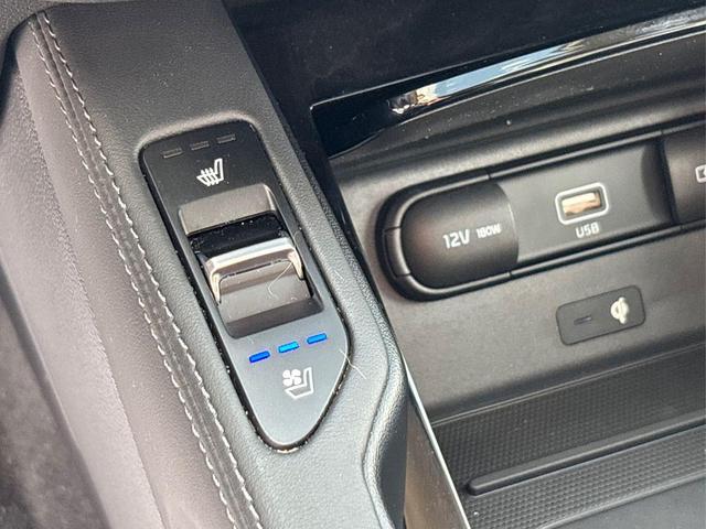 Photo of 2020 Snow White Pearl Kia Telluride