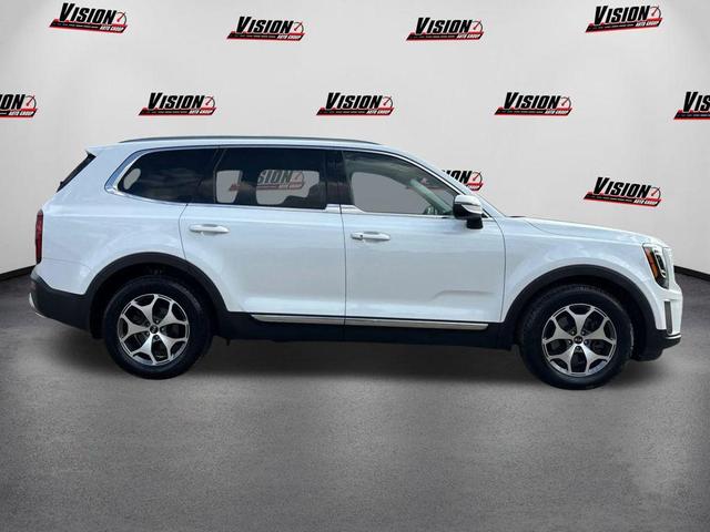 Photo of 2020 Snow White Pearl Kia Telluride