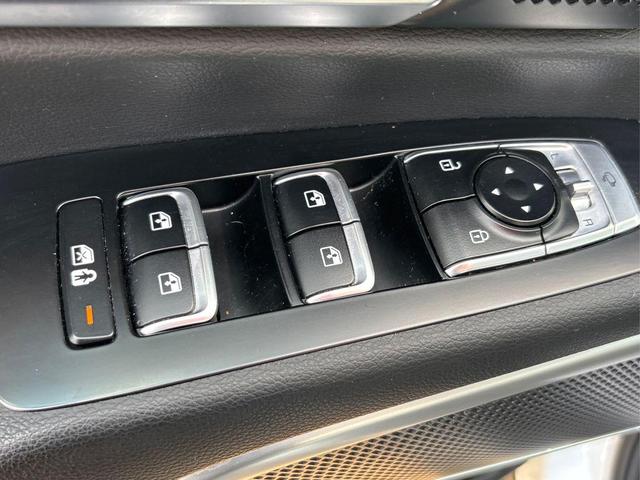 Photo of 2020 Snow White Pearl Kia Telluride