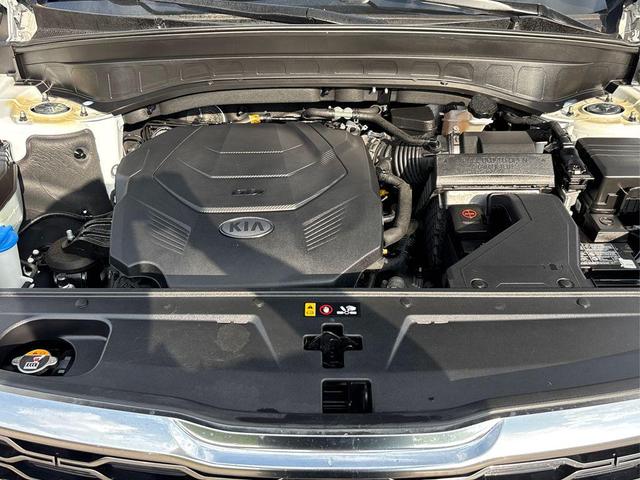Photo of 2020 Snow White Pearl Kia Telluride