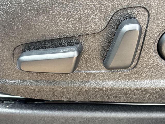 Photo of 2020 Snow White Pearl Kia Telluride
