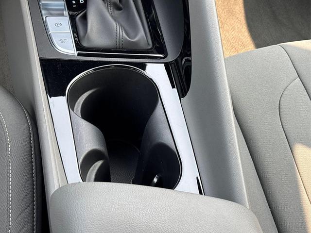 Photo of 2025 Serenity White Hyundai ELANTRA
