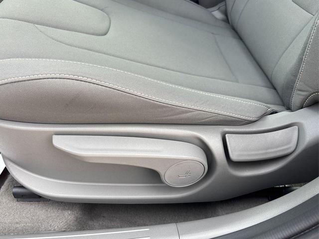 Photo of 2025 Serenity White Hyundai ELANTRA