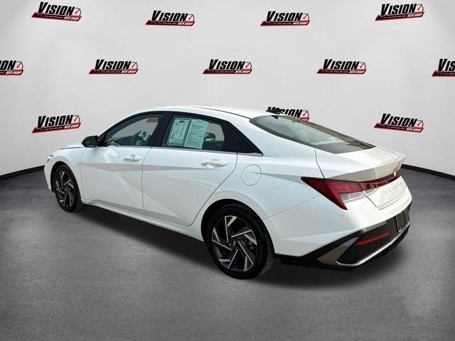 Photo of 2025 Serenity White Hyundai ELANTRA