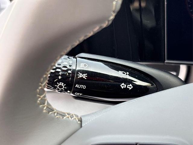 Photo of 2025 Serenity White Hyundai ELANTRA