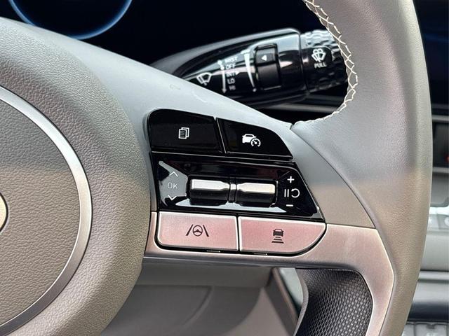 Photo of 2025 Serenity White Hyundai ELANTRA