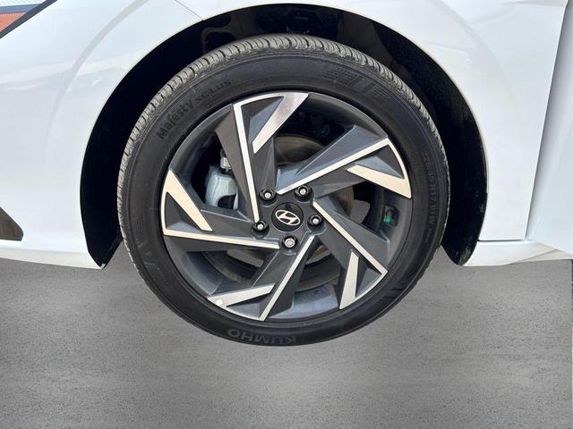 Photo of 2025 Serenity White Hyundai ELANTRA