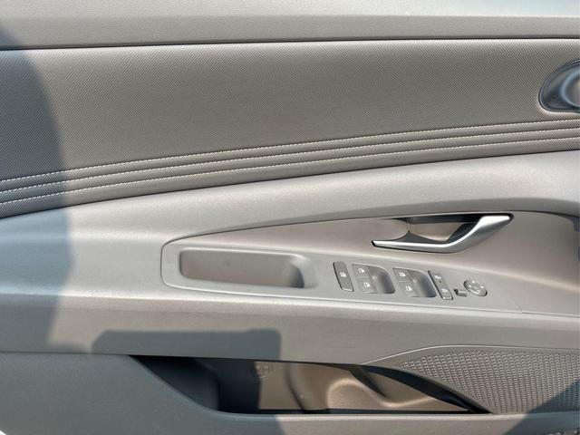 Photo of 2025 Serenity White Hyundai ELANTRA