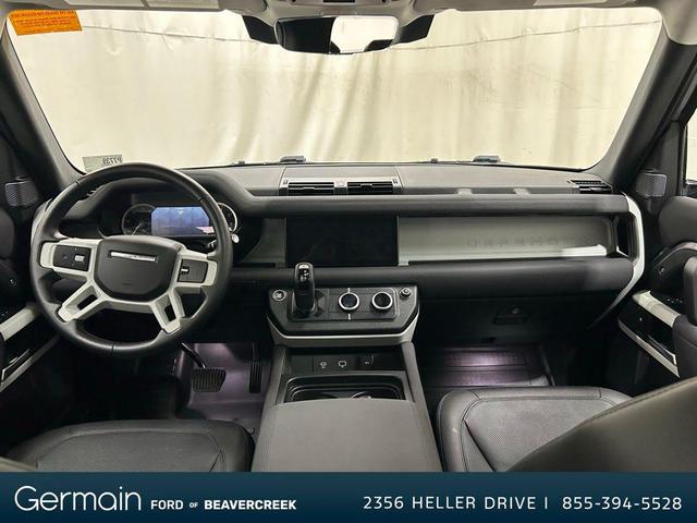 Photo of 2023 Gray Land Rover Defender