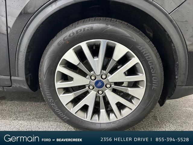Photo of 2022 Agate Black Metallic Ford Escape