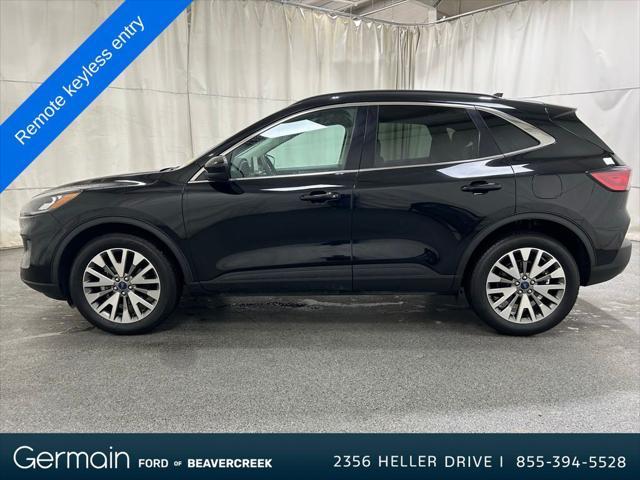 Photo of 2022 Agate Black Metallic Ford Escape