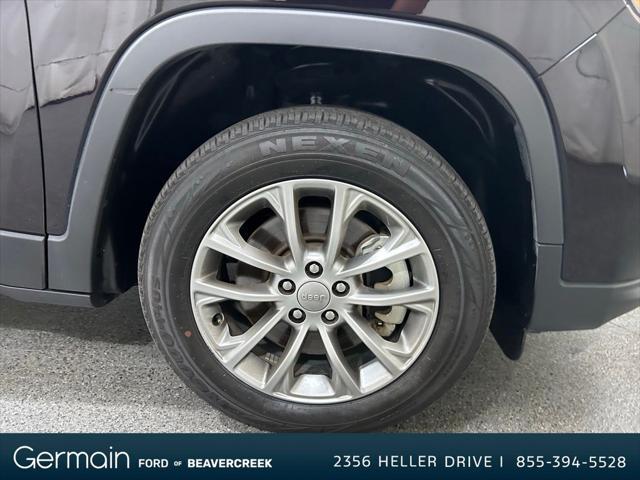 Photo of 2021 Sangria Metallic Clearcoat Jeep Cherokee