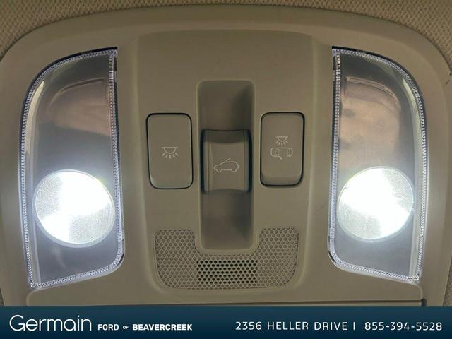 Photo of 2020 Snow White Pearl Kia Niro