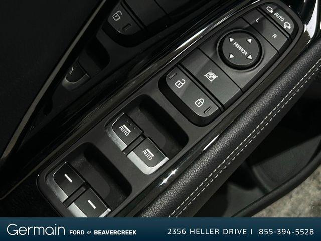 Photo of 2020 Snow White Pearl Kia Niro