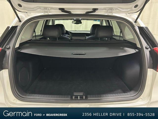 Photo of 2020 Snow White Pearl Kia Niro