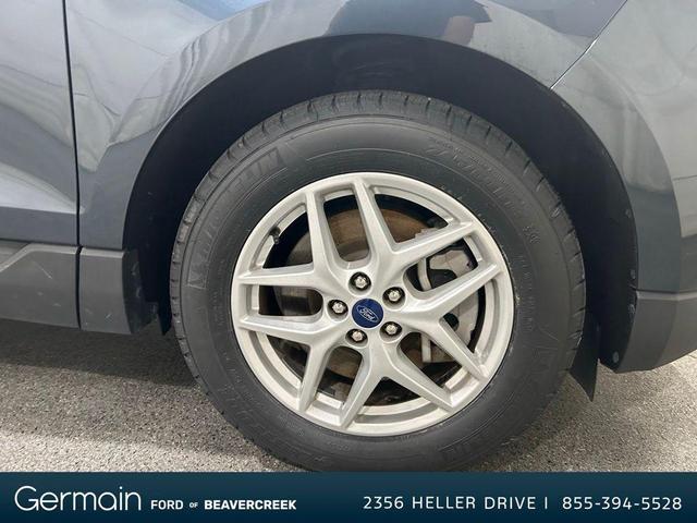 Photo of 2022 Stone Blue Metallic Ford Edge