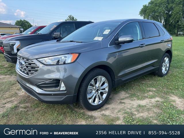 Photo of 2024 Gray Metallic Ford Edge