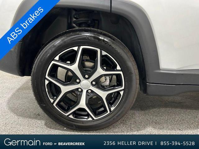 Photo of 2024 Silver Zynith Metallic Clearcoat Jeep Compass