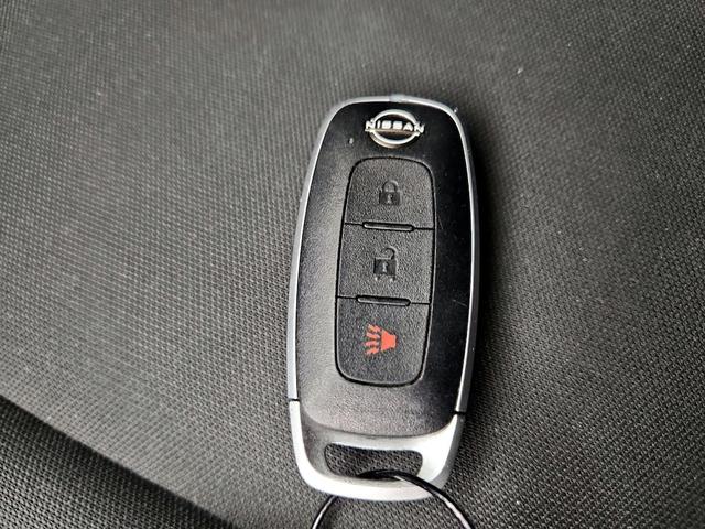 Photo of 2023 Blue Nissan Rogue