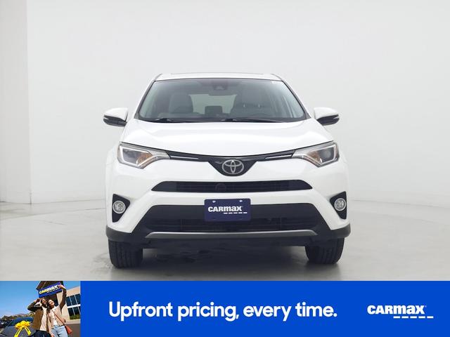 Photo of 2018 White Toyota RAV4